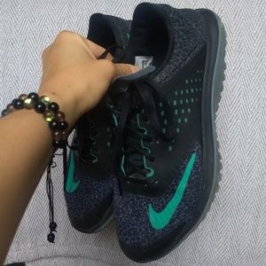 Women's Nike Tennis Shoes